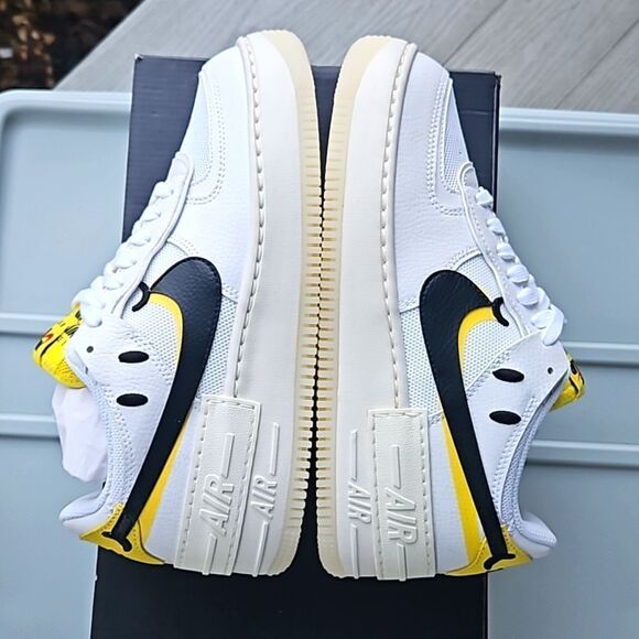 NIKE WOMENS AF1 LOW SHADOW GO THE EXTRA SMILE limited edition NEW sneaker Size 8 - Picture 2 of 15